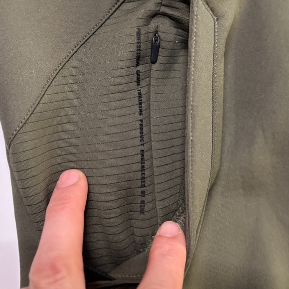 Nike Pro Dri-FIT Olive Green Hoodie Men’s Medium Athletic Pullover - Picture 4 of 5